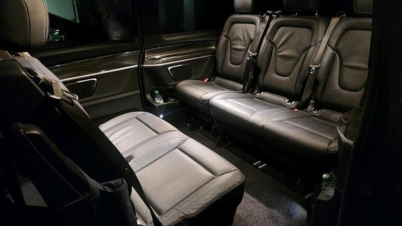 Gebraucht Mercedes EQV300 150 kW (204 PS) 2022 Schwarz Van / Kleinbus