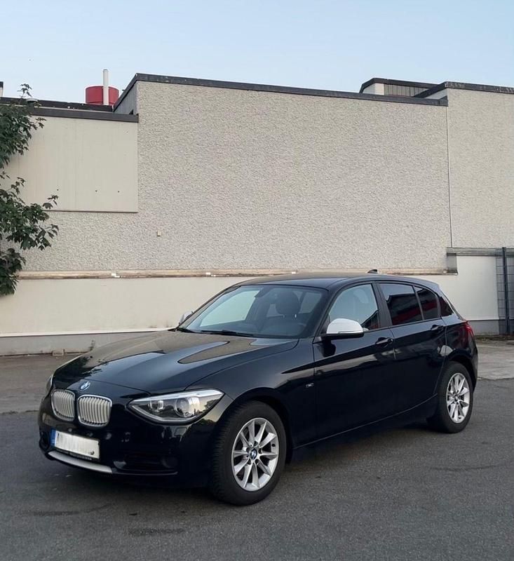 Schwarz Gebraucht 2013 BMW 116 Urban Line Kleinwagen | 7.200 € (Guter Preis) - Bild 1/4