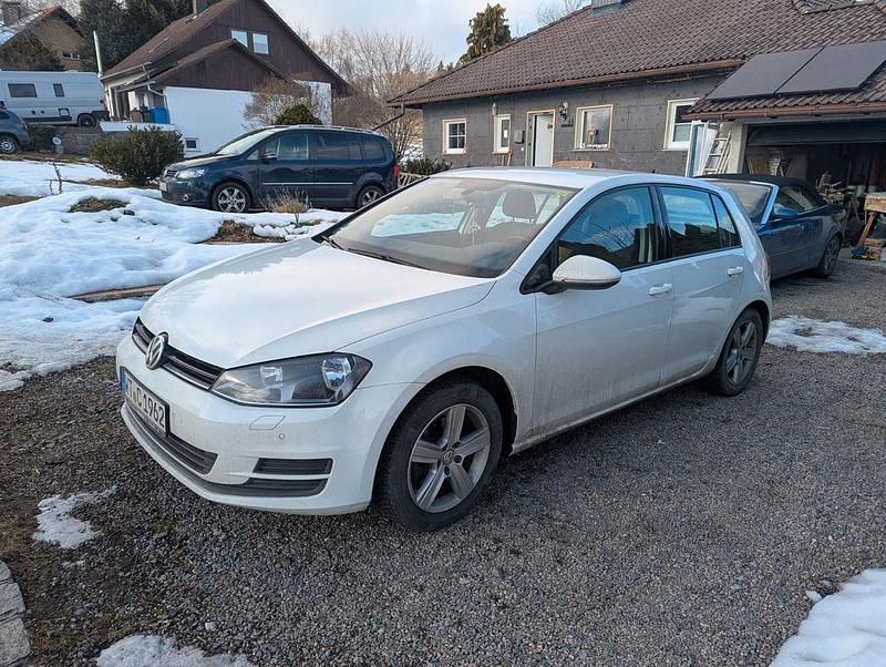 Gebraucht VW Golf Comfortline 140 PS (102 kW) 2014 Weiß Limousine