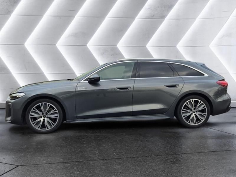 Gebraucht Audi A5 Ambiente 204 PS (150 kW) 2024 Daytonagrau perleffekt Coupé