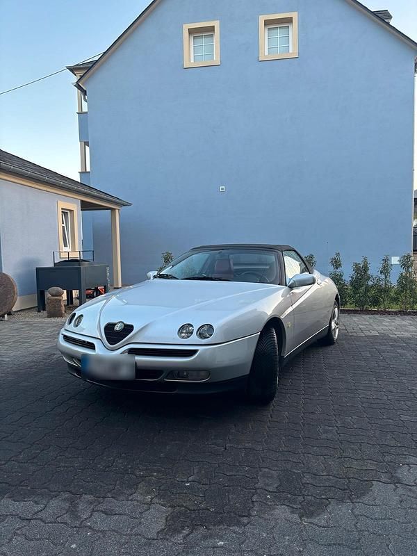 Gebraucht Alfa Romeo Spider 150 PS (110 kW) 1997 Silber Cabrio