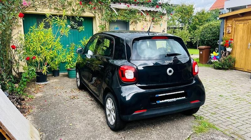 Schwarz Gebraucht 2018 Smart ForFour Passion Kleinwagen | 6.300 € - Bild 1/4