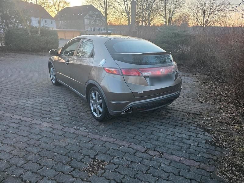 Gebraucht Honda Civic 140 PS (102 kW) 2007 Silber Limousine