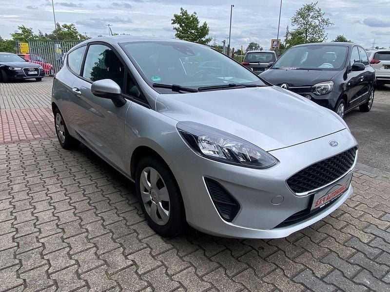 Polarsilber metallic Gebraucht 2021 Ford Fiesta Trend Kleinwagen | 5.500 € (Fairer Preis) - Bild 1/4