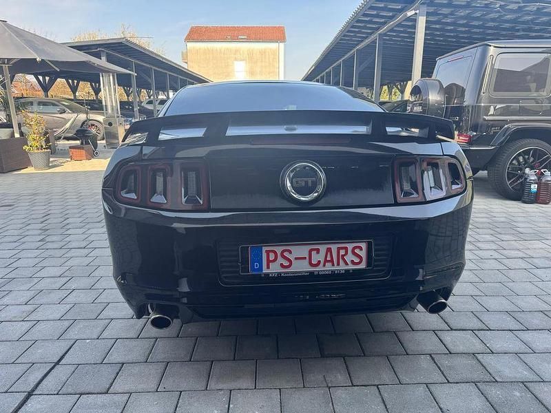 Gebraucht Ford Mustang GT 417 PS (306 kW) 2013 Schwarz