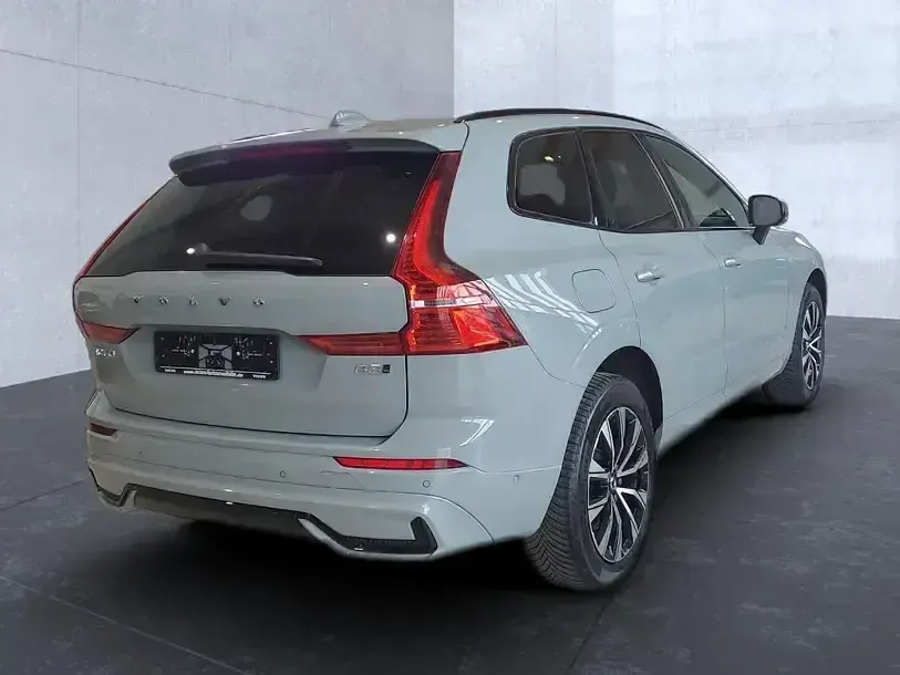 Gebraucht Volvo XC60 Plus 250 PS (183 kW) 2025 Vapour grey / (metallic) SUV