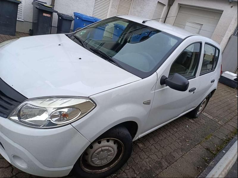 Gebraucht Dacia Sandero 75 PS (55 kW) 2009 Weiß Limousine