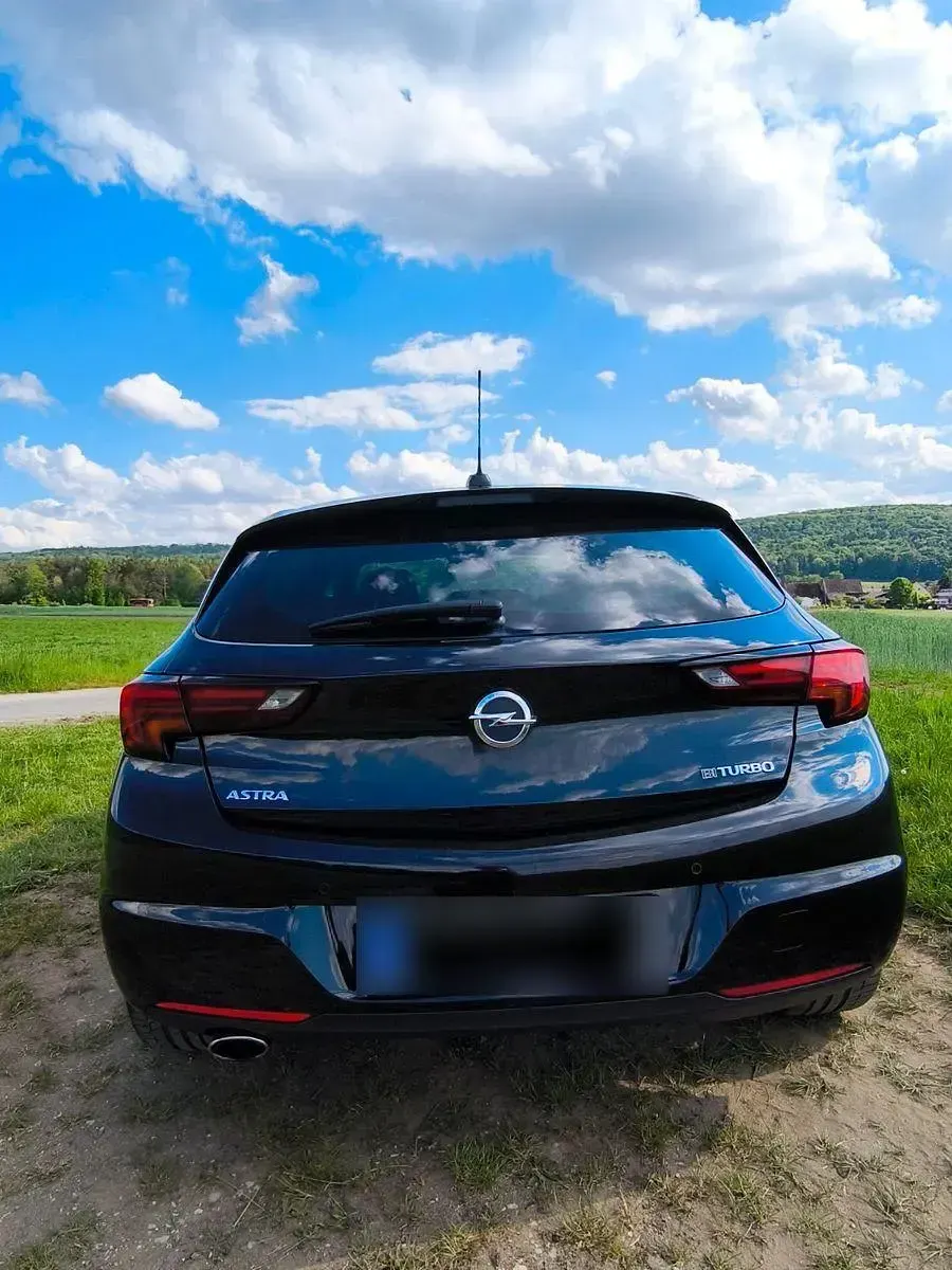 Gebraucht Opel Astra Dynamic 160 PS (117 kW) 2017 Schwarz Limousine