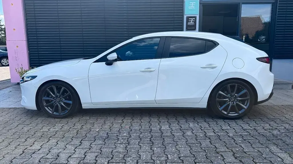 Gebraucht Mazda 3 Basis 150 PS (110 kW) 2021 Weiß Limousine