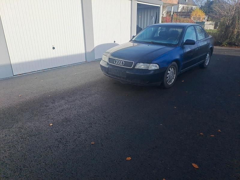 Blau Gebraucht 1997 Audi A4 Limousine | 980 € (Superpreis) - Bild 1/4