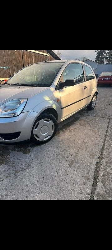 Gebraucht Ford Fiesta 80 PS (58 kW) 2005 Silber Kleinwagen