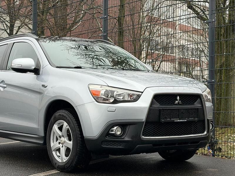 Silber Gebraucht 2011 Mitsubishi ASX Intense SUV | 5.555 € (Fairer Preis) - Bild 1/4