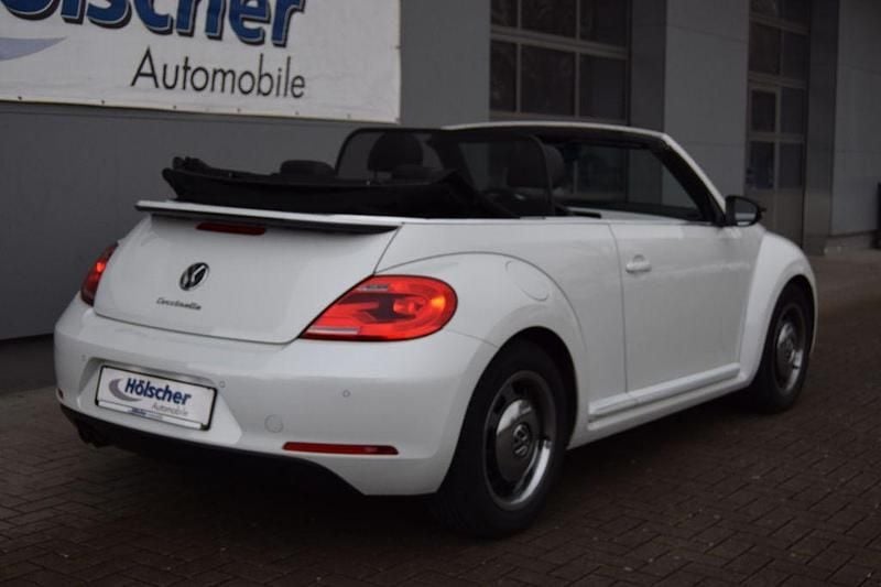 Gebraucht VW Beetle Cabriolet Design 160 PS (117 kW) 2014 Weiß Cabrio