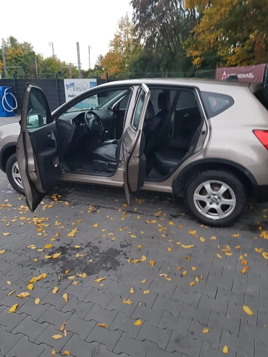 Gebraucht Nissan Qashqai 118 PS (86 kW) 2009 Braun SUV