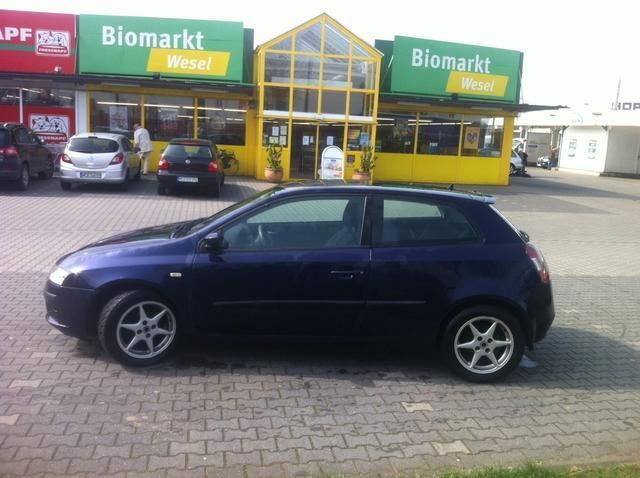 Gebraucht Fiat Stilo 140 PS (102 kW) 2001 Blau Coupé