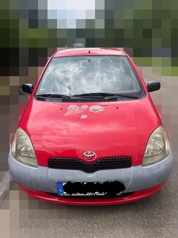 Gebraucht Toyota Yaris 68 PS (50 kW) 1999 Rot Limousine