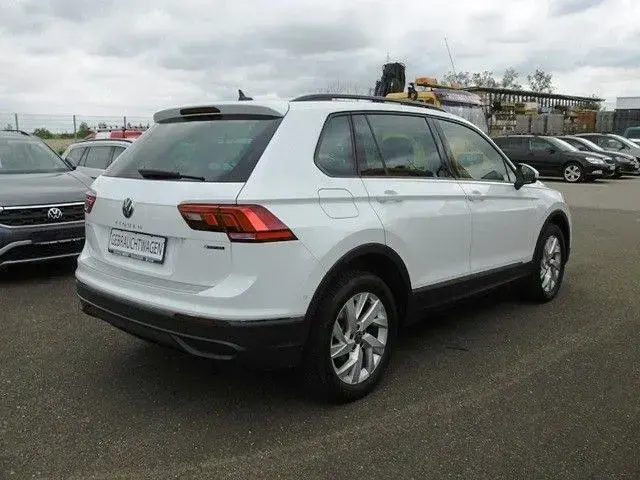 Gebraucht VW Tiguan Life 200 PS (147 kW) 2023 Weiß SUV