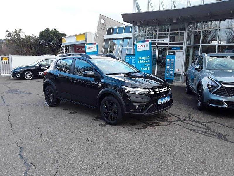 Perlmuttschwarz Neu 2024 Dacia Sandero Expression Kleinwagen | 19.200 € (Fairer Preis) - Bild 1/4