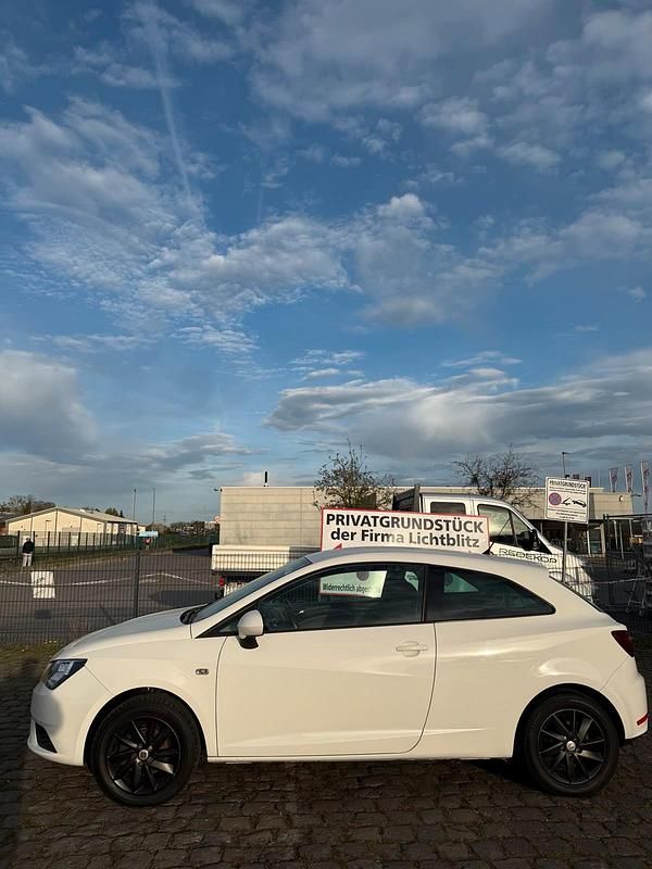 Gebraucht Seat Ibiza 69 PS (50 kW) 2012 Weiß Kleinwagen