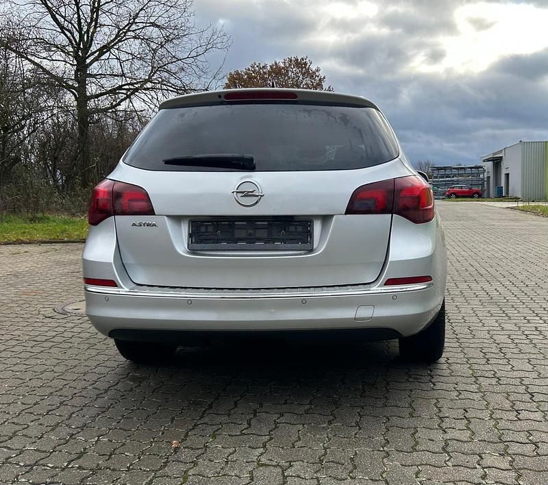 Gebraucht Opel Astra 110 PS (80 kW) 2013 Kombi