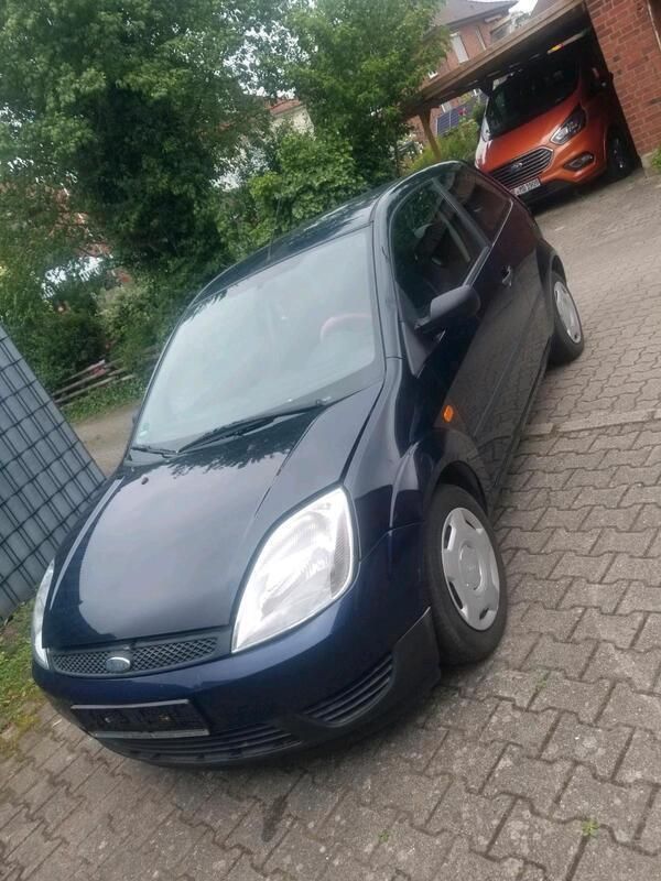 Blau Gebraucht 2005 Ford Fiesta Kleinwagen | 1.649 € (Etwas zu teuer) - Bild 1/4