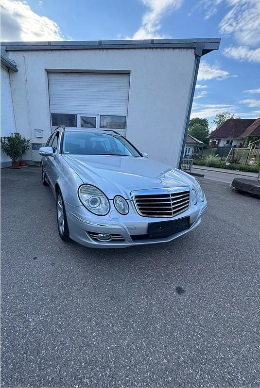 Silber Gebraucht 2006 Mercedes E200 Avantgarde Kombi | 6.300 € (Fairer Preis) - Bild 1/4