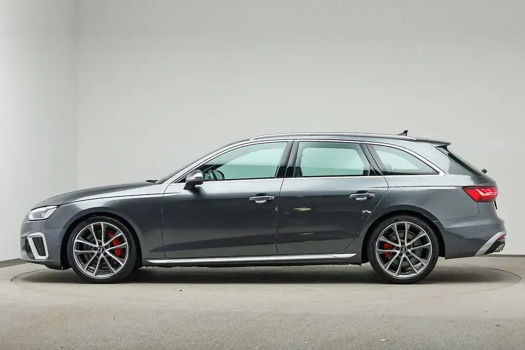 Gebraucht Audi S4 Ambiente 341 PS (250 kW) 2023 Daytonagrau perleffekt (metallic) Kombi