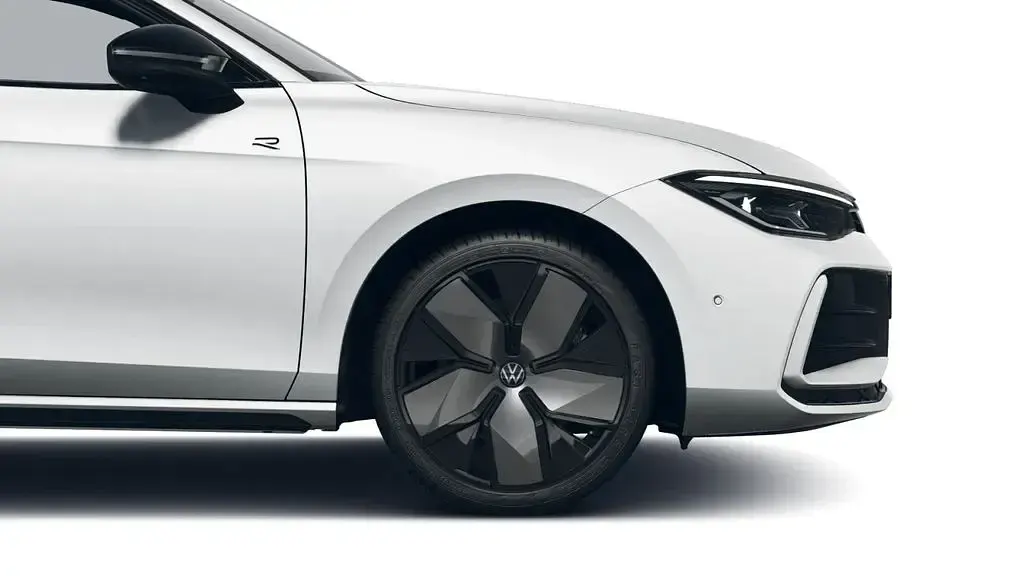 Gebraucht VW Passat R-line 272 PS (200 kW) 2025 Oryxweiß perlmutteffekt Kombi