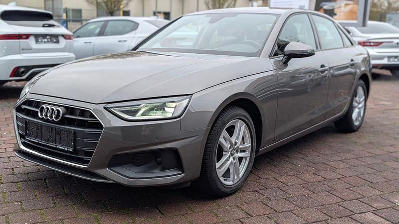 Braun Gebraucht 2020 Audi A4 Sport Limousine | 22.900 € (Etwas zu teuer) - Bild 1/4