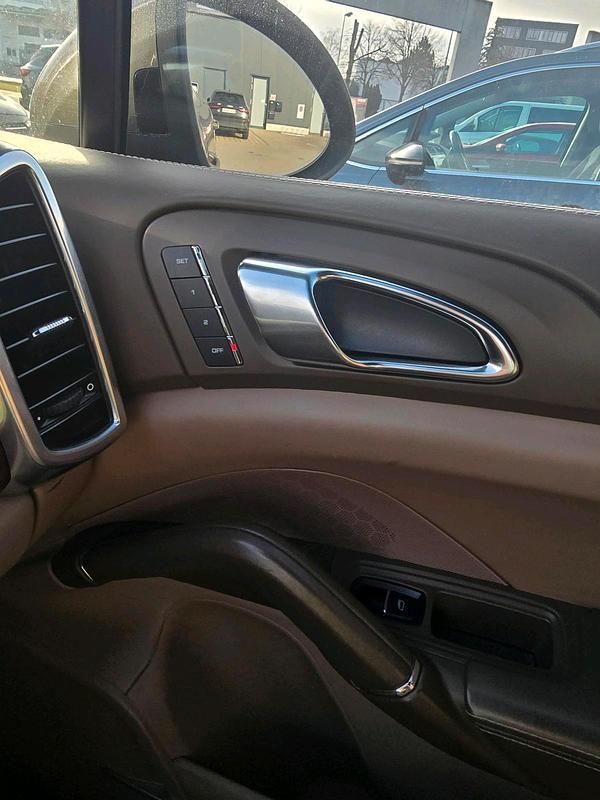 Gebraucht Porsche Cayenne 245 PS (180 kW) 2012 Braun SUV