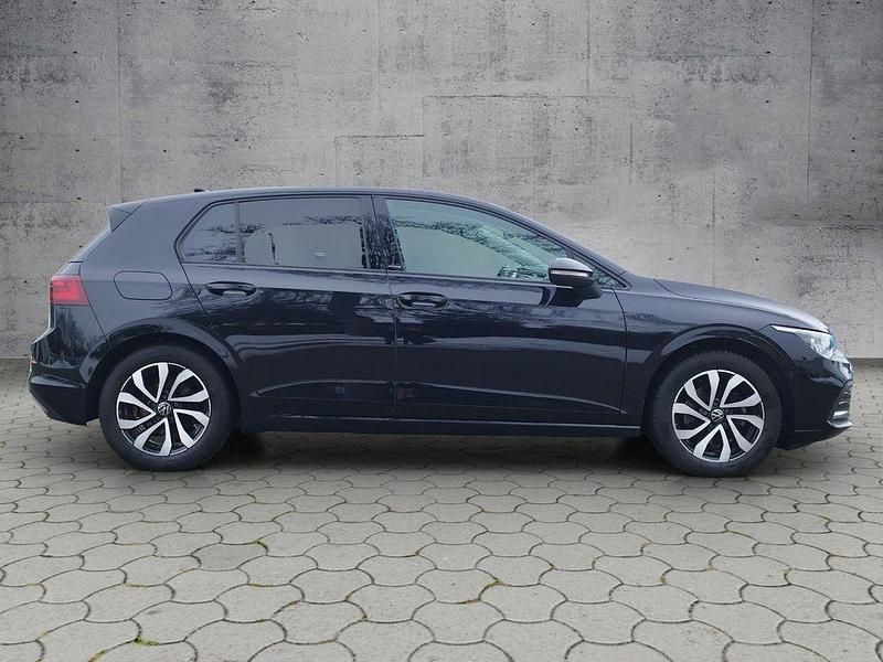 Gebraucht VW Golf VIII Active 150 PS (110 kW) 2022 Schwarz Limousine