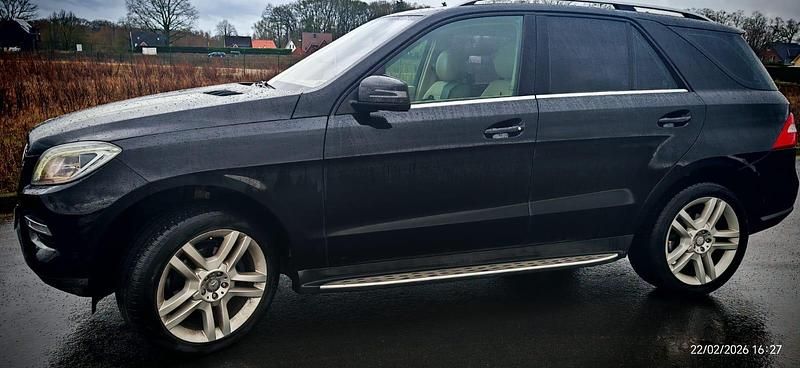 Gebraucht Mercedes ML350 258 PS (189 kW) 2015 Schwarz SUV