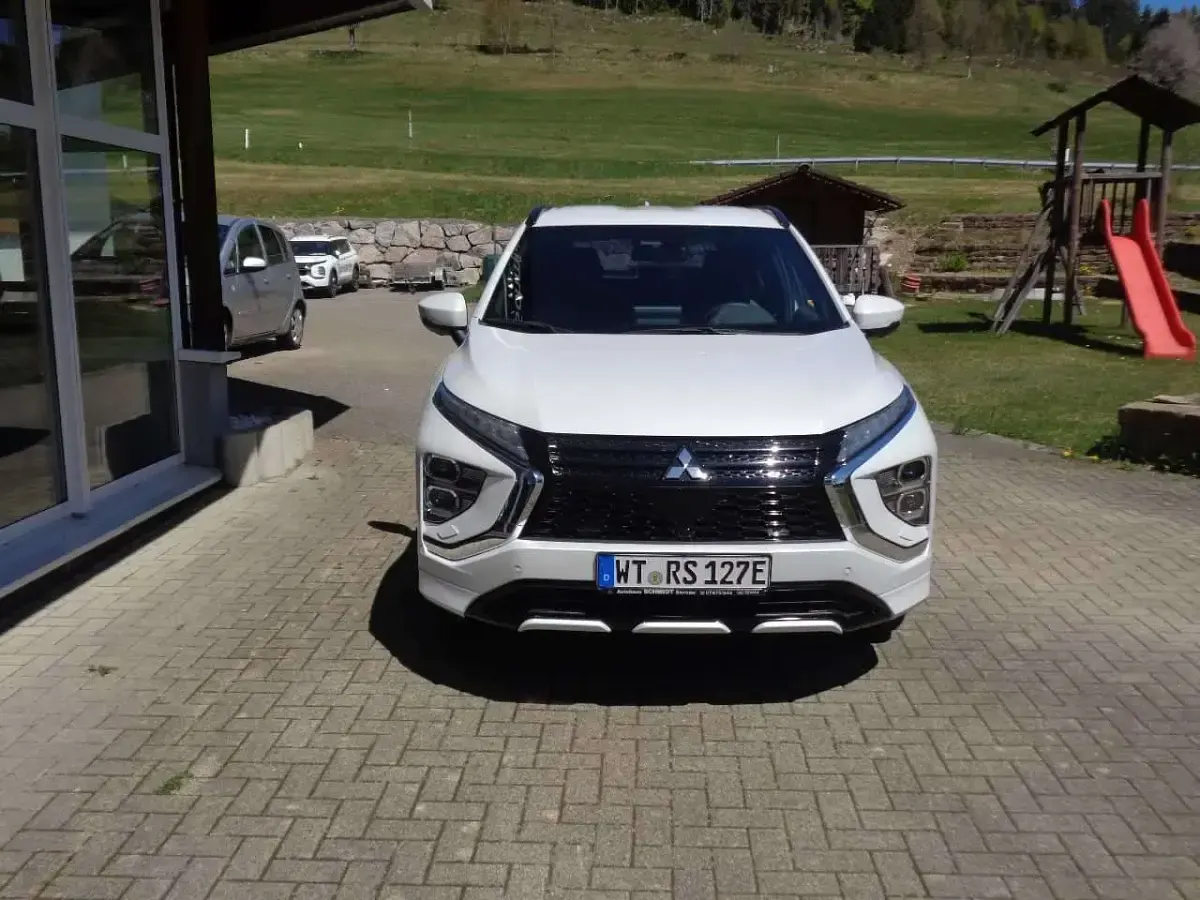 Gebraucht Mitsubishi Eclipse Cross Select 188 PS (138 kW) 2025 Titanweiß SUV