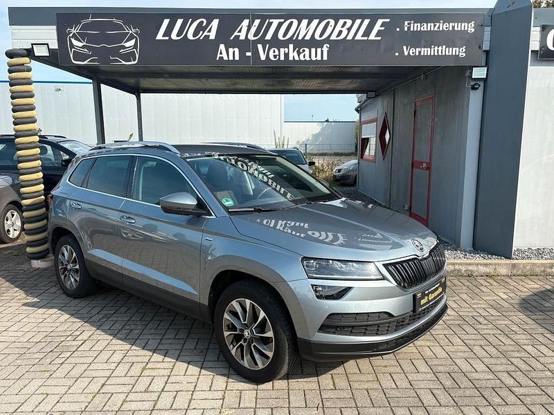 Grau Gebraucht 2022 Skoda Karoq Clever SUV | 21.899 € - Bild 1/4