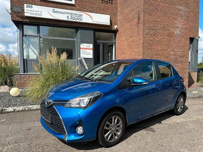Blau Gebraucht 2015 Toyota Yaris Comfort Limousine | 7.950 € (Fairer Preis) - Bild 1/4