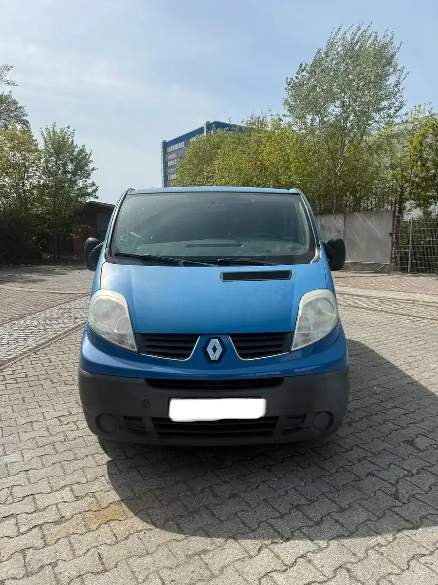 Second-hand Renault Trafic 90 CP (66 kW) 2007 Albastru Monovolum