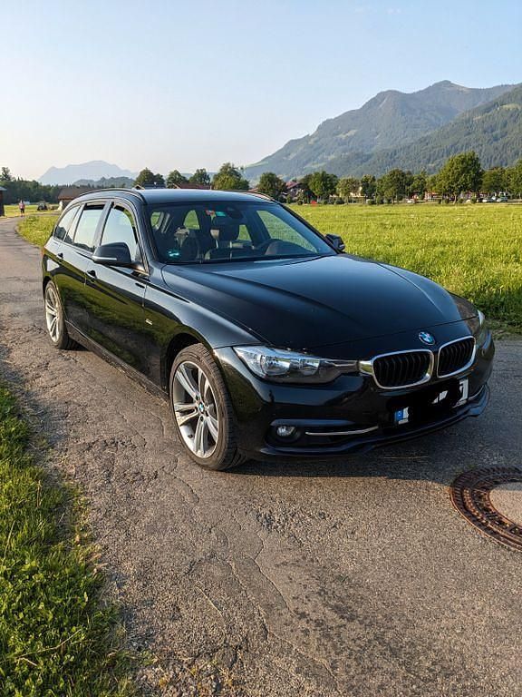 Schwarz Gebraucht 2017 BMW 330 Sport Line Kombi | 13.000 € (Fairer Preis) - Bild 1/4