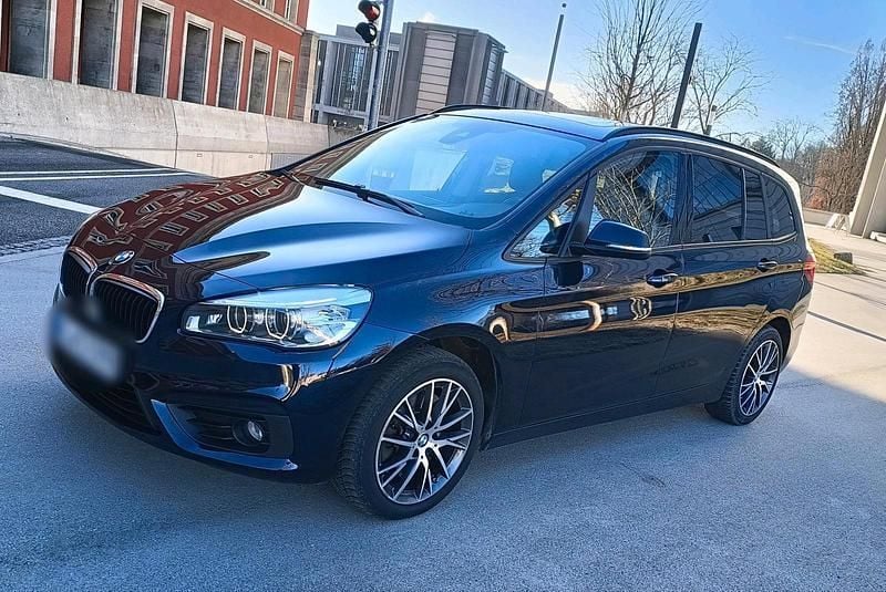 Blau Gebraucht 2018 BMW 220 Gran Tourer Van / Kleinbus | 14.900 € (Superpreis) - Bild 1/4