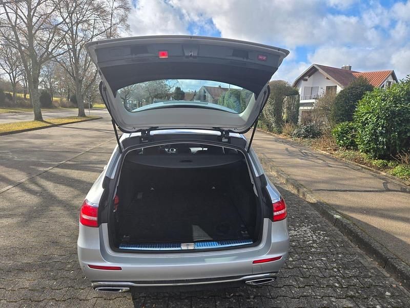Gebraucht Mercedes E200 150 PS (110 kW) 2017 Silber Kombi