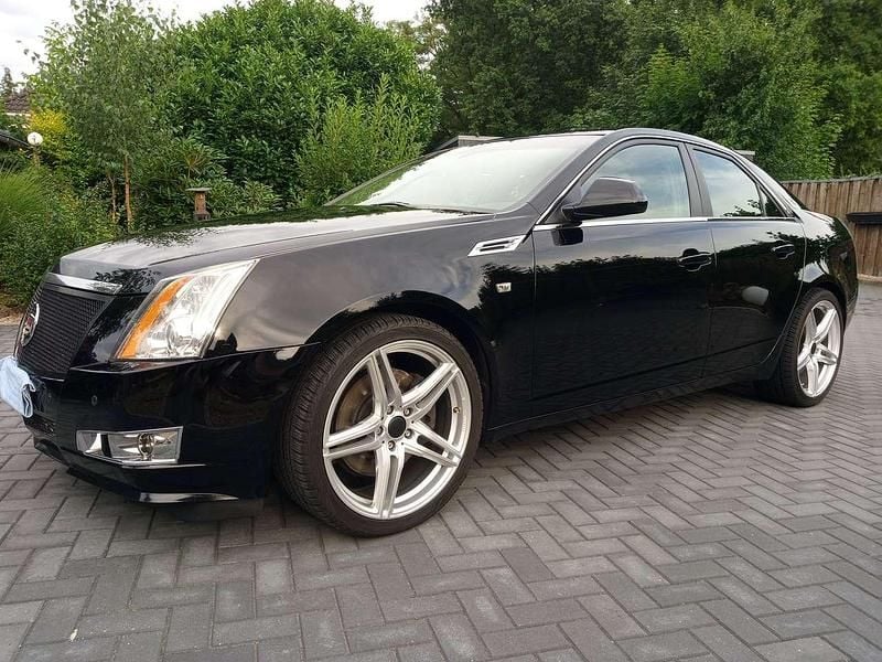 Schwarz Gebraucht 2010 Cadillac CTS Limousine | 14.800 € (Teuer) - Bild 1/4