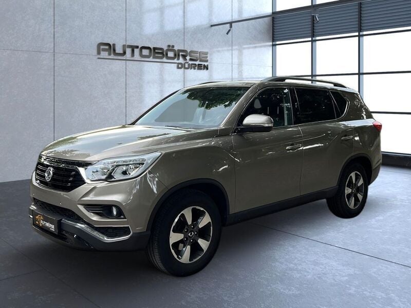 Grau Gebraucht 2018 Ssangyong Rexton Crystal SUV | 11.999 € (Superpreis) - Bild 1/4