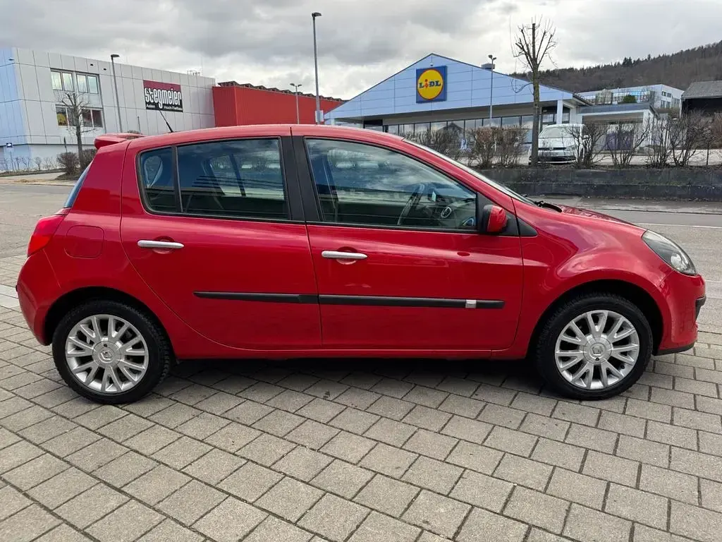Gebraucht Renault Clio Dynamique 111 PS (81 kW) 2006 Rot Kleinwagen