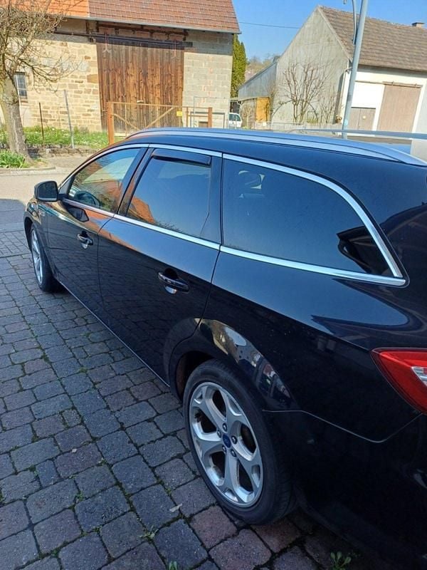 Gebraucht Ford Mondeo 163 PS (119 kW) 2013 Schwarz Kombi