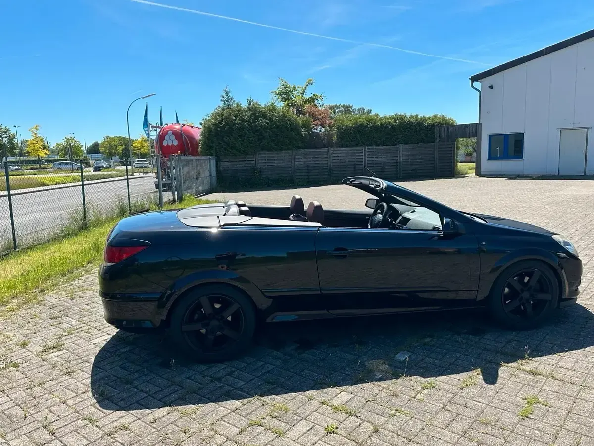 Gebraucht Opel Astra 150 PS (110 kW) 2007 Schwarz Cabrio