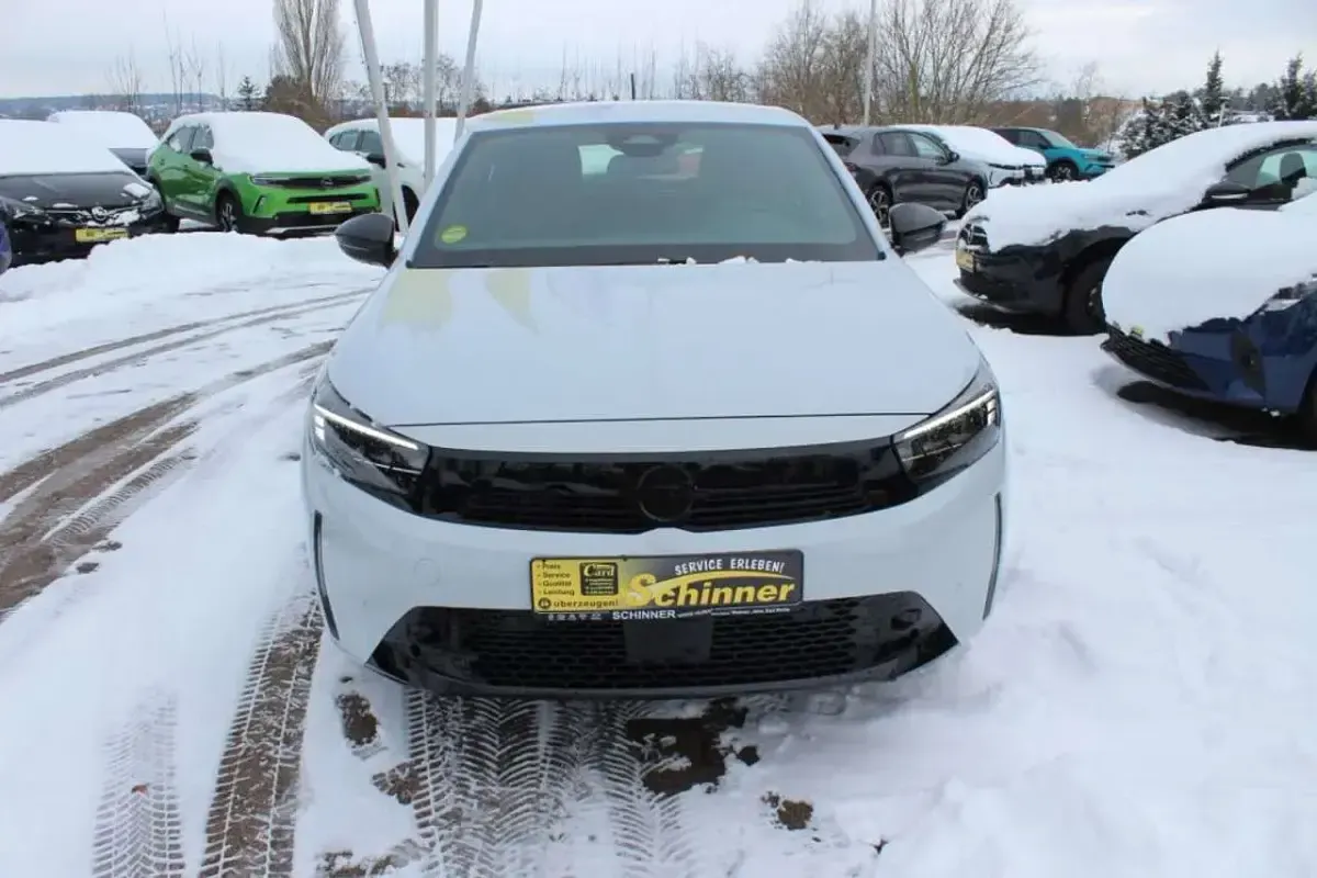 Gebraucht Opel Corsa 101 PS (74 kW) 2026 Kontur weiß Kleinwagen