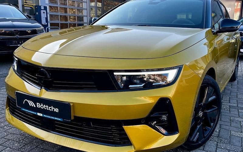 Neu Opel Astra 114 kW (156 PS) 2026 Lackierung amber yellow/typ aussenverkleidung metalliclackierung Limousine