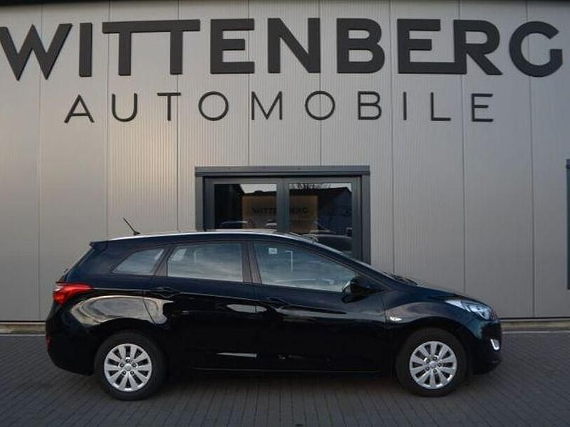 Gebraucht Hyundai i30 Classic 110 PS (80 kW) 2015 Schwarz Kombi