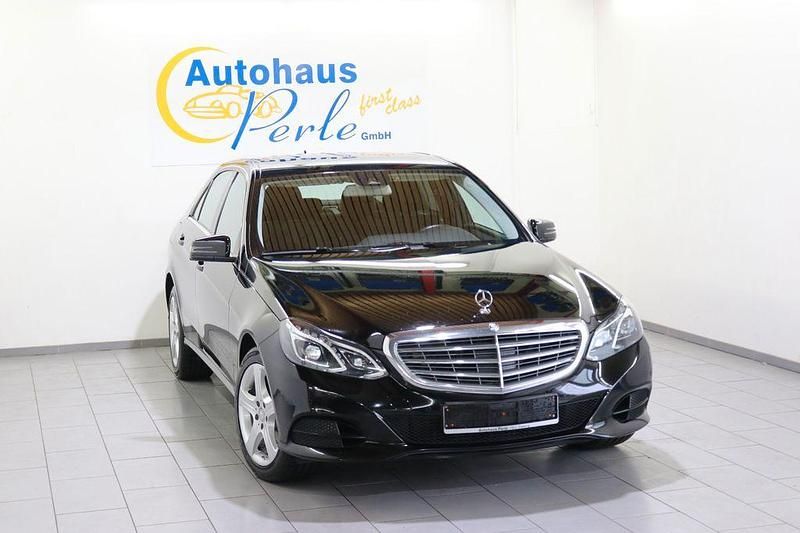Schwarz Gebraucht 2015 Mercedes E250 Limousine | 15.490 € (Fairer Preis) - Bild 1/4