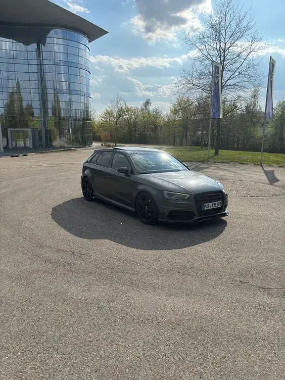 Gebraucht Audi S3 Ambiente 300 PS (220 kW) 2015 Grau Limousine