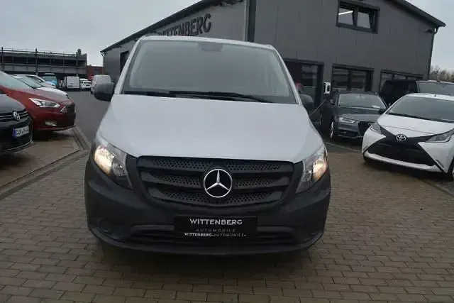 Gebraucht Mercedes Vito 114 PS (83 kW) 2016 Silber Van